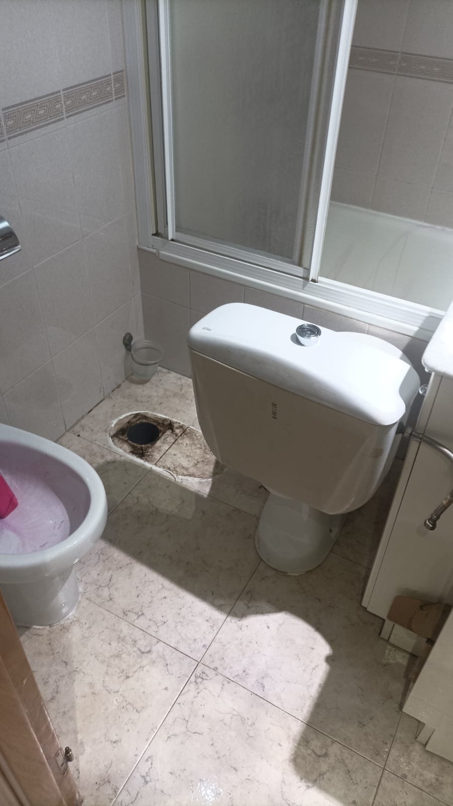 camión cuba desatasco de tubería de baño en Zaragoza